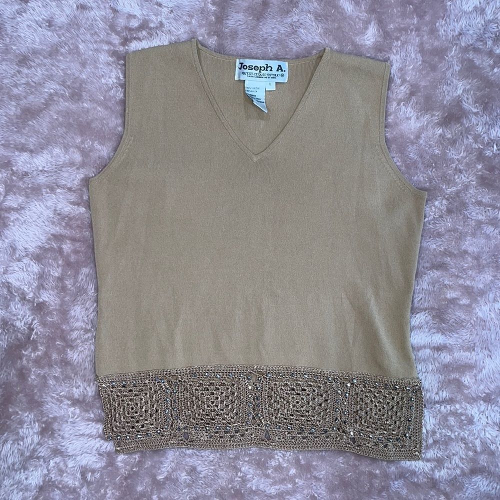 25. Joseph A. Cropped tank crochet bottom with beads Size L